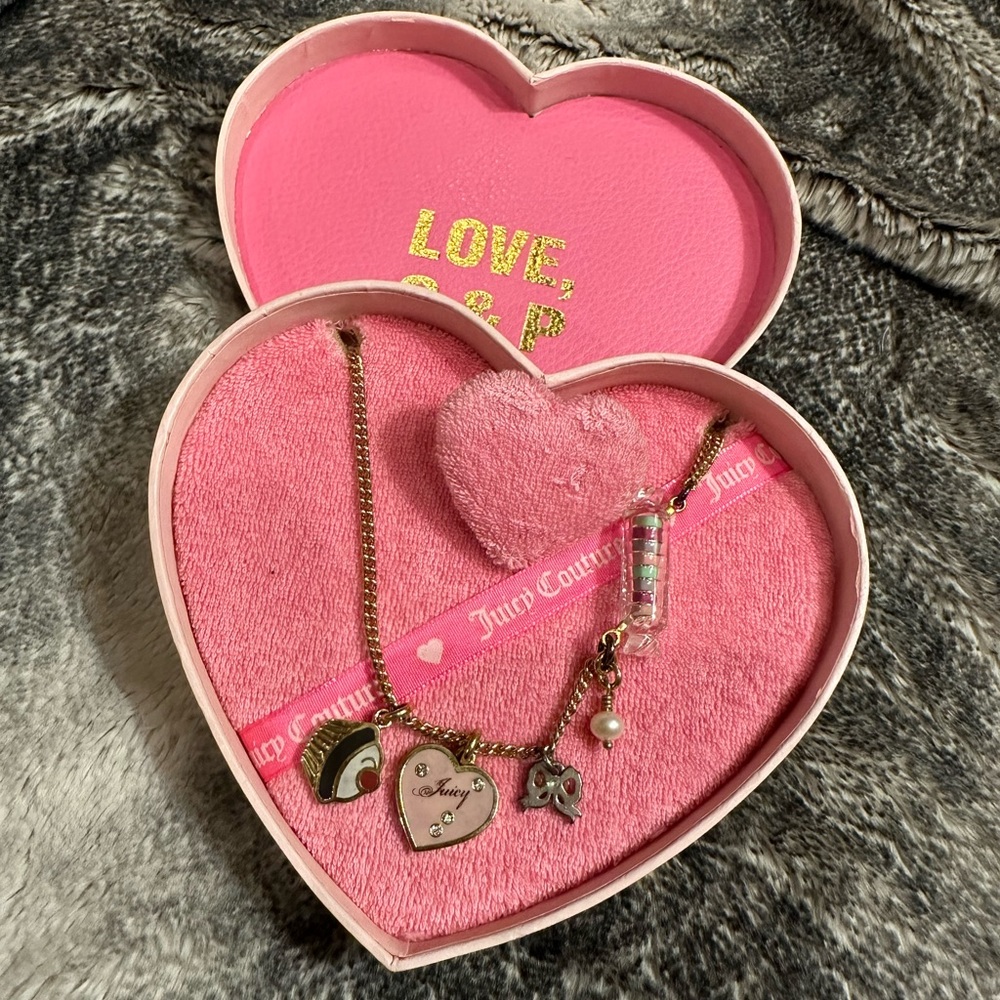 vintage juicy couture necklace!